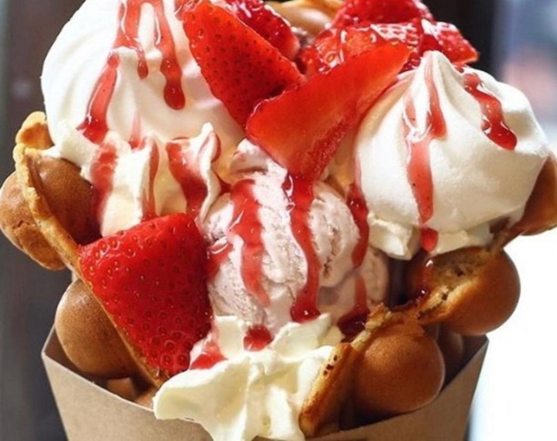 Bubble Waffle with Strawberries 