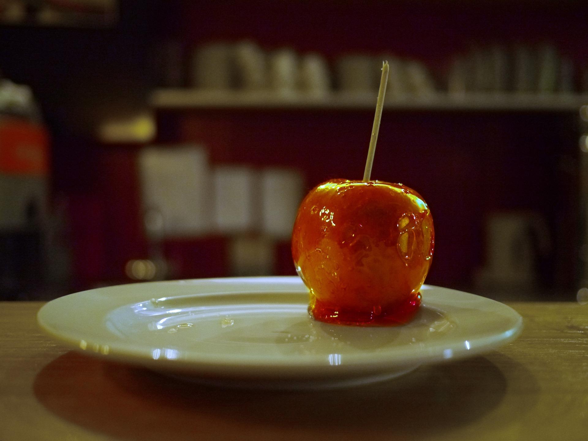 Caramel apple