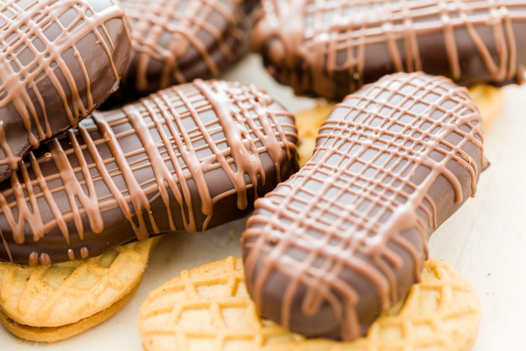 Nutter Butter cookies make great bat shapes
